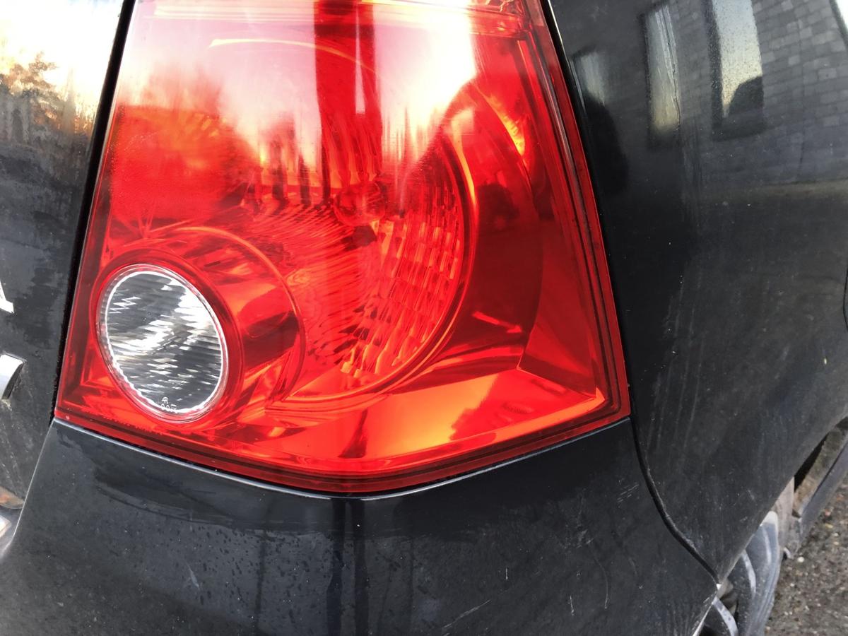 Daihatsu YRV M2 R&uuml;ckleuchte rechts R&uuml;cklicht R&uuml;ckscheinwerfer Licht hinten