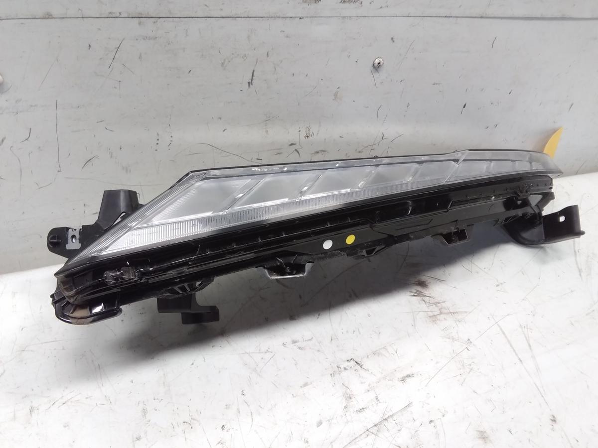 Mitsubishi Eclipse Cross original LED Tagfahrleuchte Scheinwerfer vorn links oben