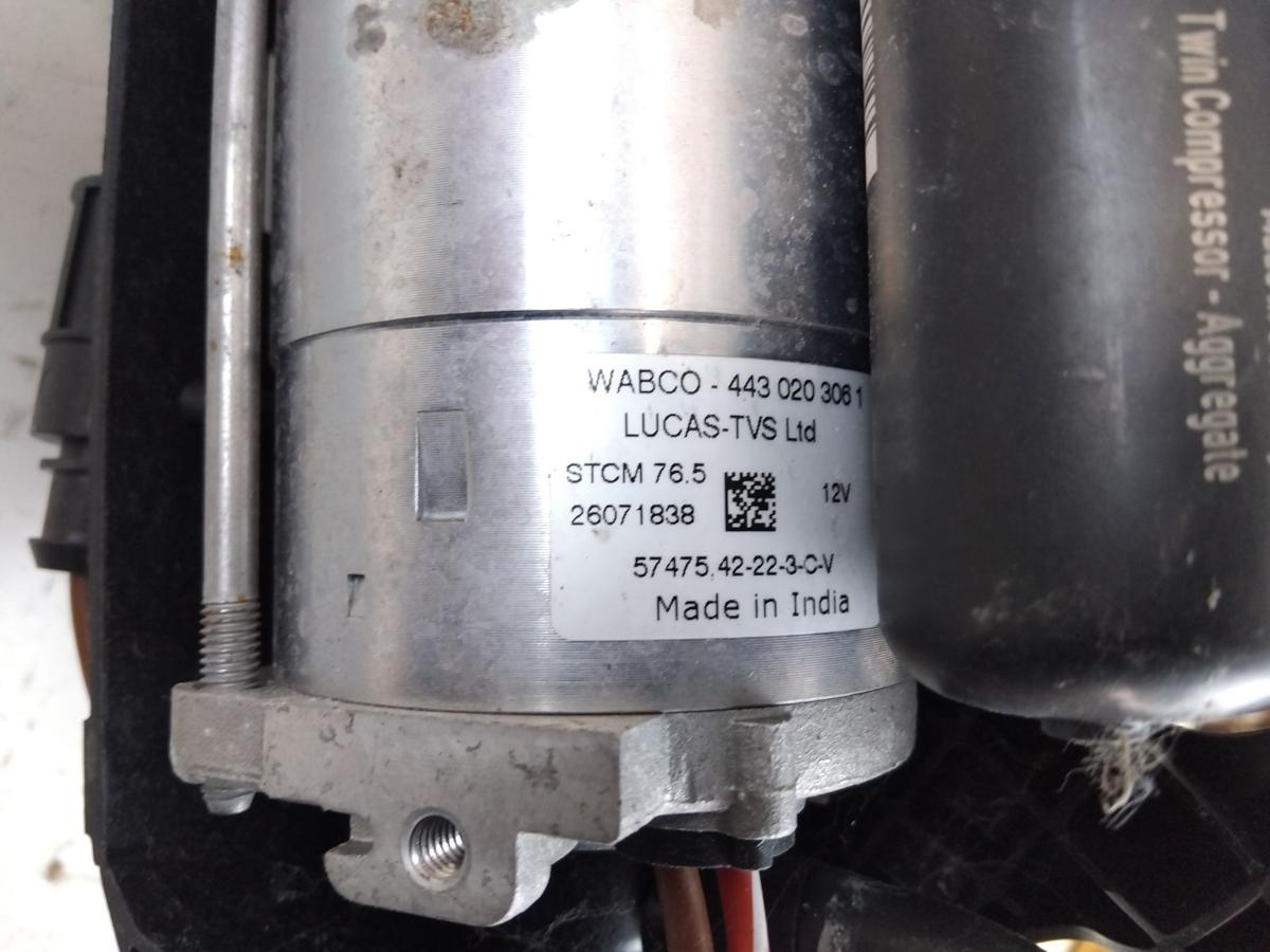 Tesla Model S Facelift original Kompressor Luftfahrwerk mit Ventilblock Bj.2023