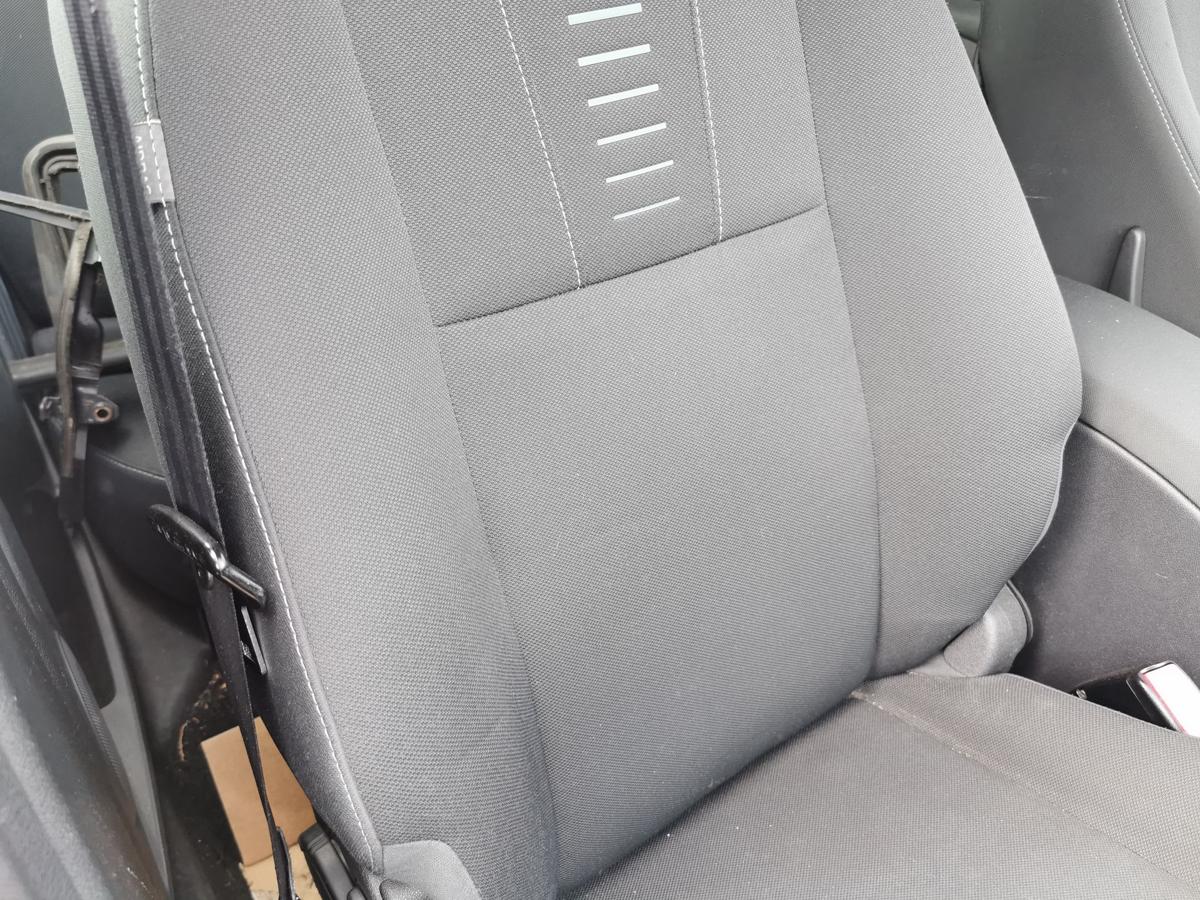 Renault Megane III KZ Kombi Beifahrersitz Sitz Autositz vorn rechts Stoff SHZ