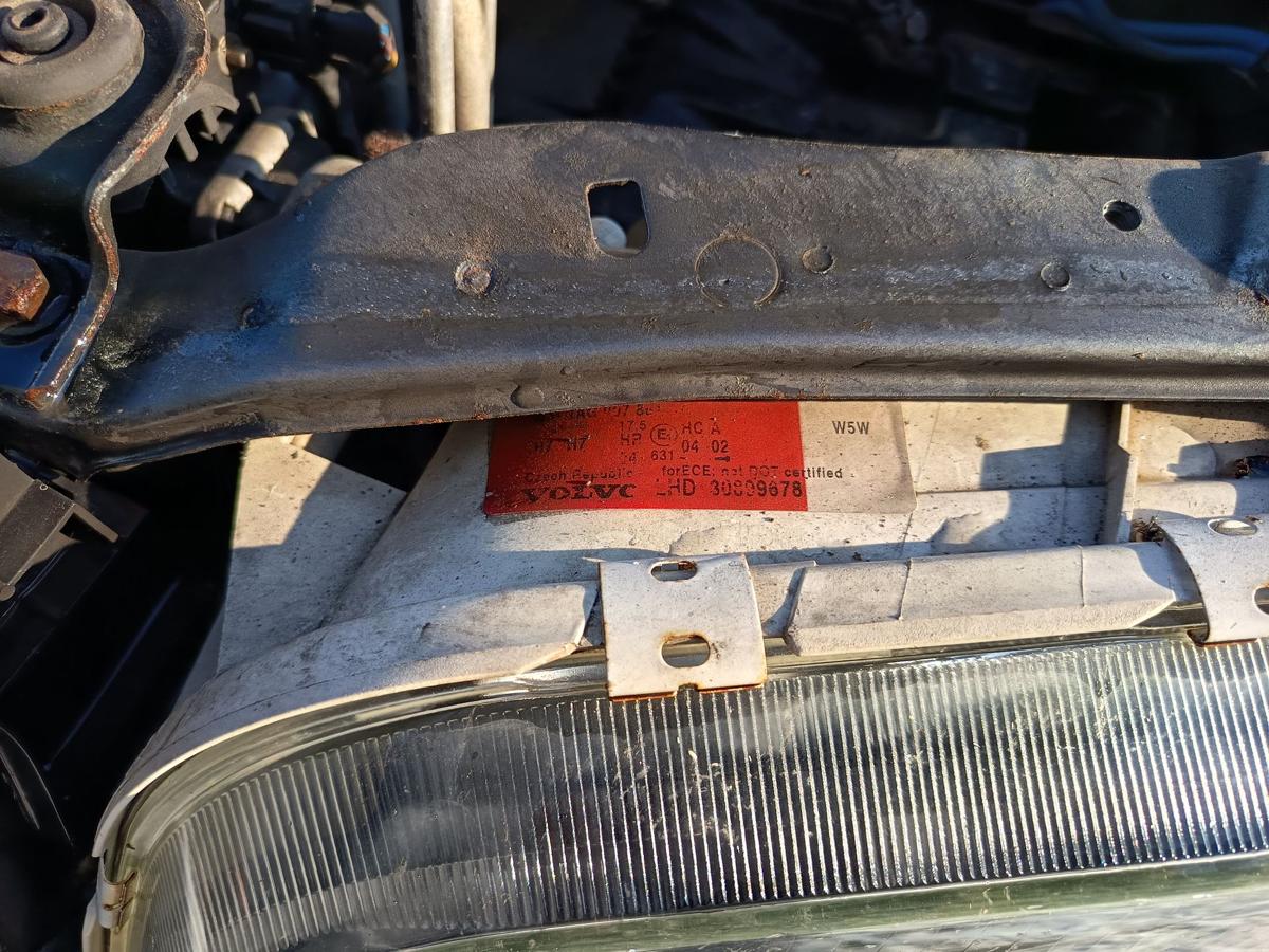 Volvo V40 original Scheinwerfer links Halogen/Haupt/Licht/Front Bj 2001