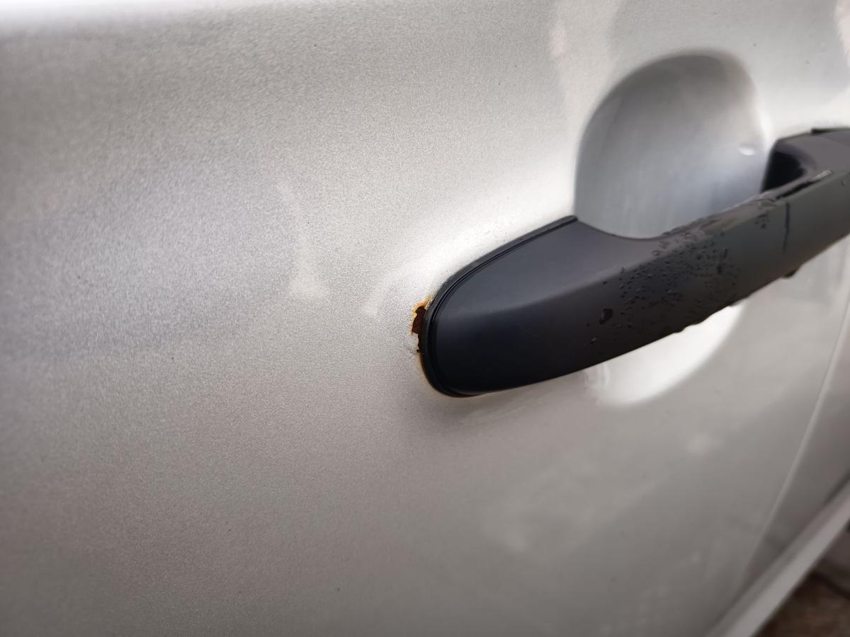 Hyundai i20 original T&uuml;r vorn links Fahrer Rohbau FG Seek silver Bj 2012