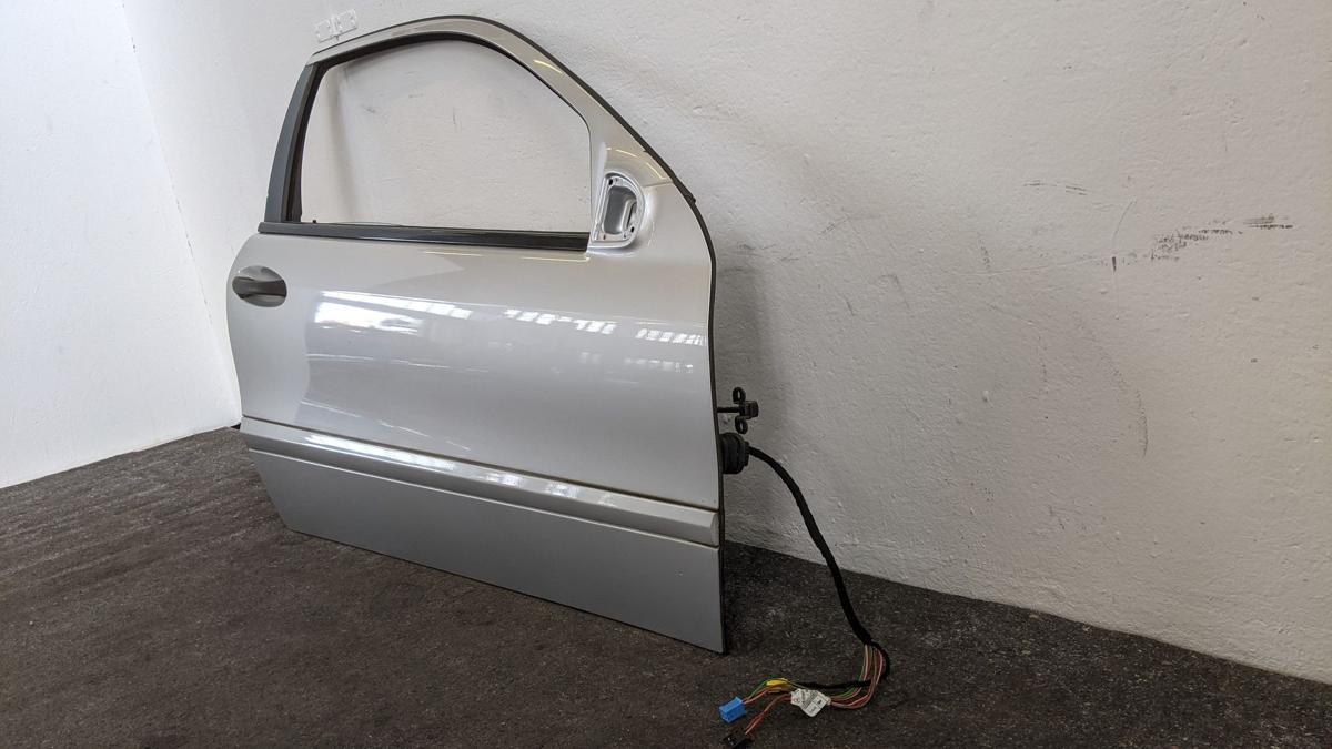 T&uuml;r Autot&uuml;r Beifahrert&uuml;r vorn rechts 744 Brillantsilber Mercedes CL203 Coupe