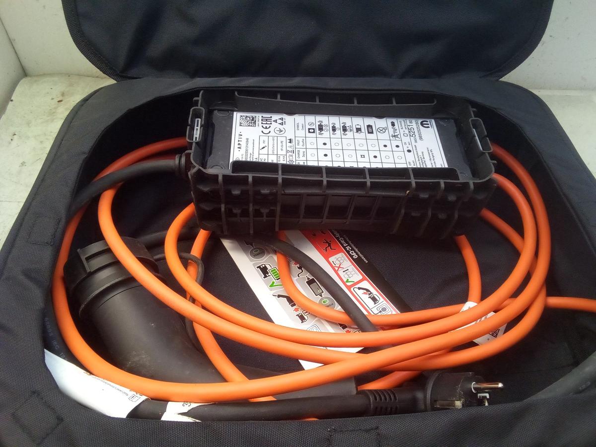 Ladeger&auml;t Ladekabel Typ 2 Mode 2 EV Charging Box 9850525180 9850525280 Bj.2023