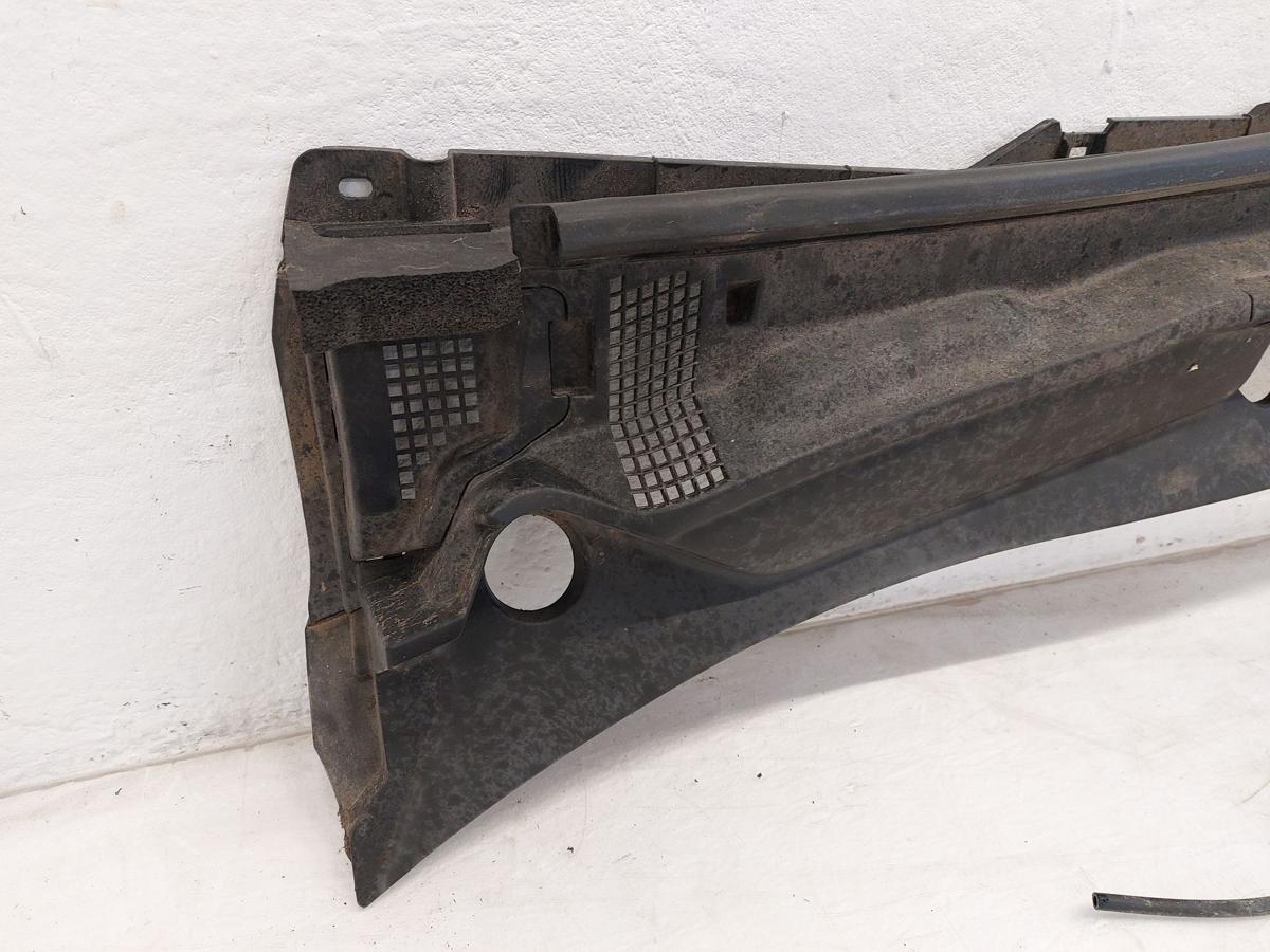 Nissan Leaf ZE1 40kWh Windlauf Frontscheibe Abdeckung Wischer OEM