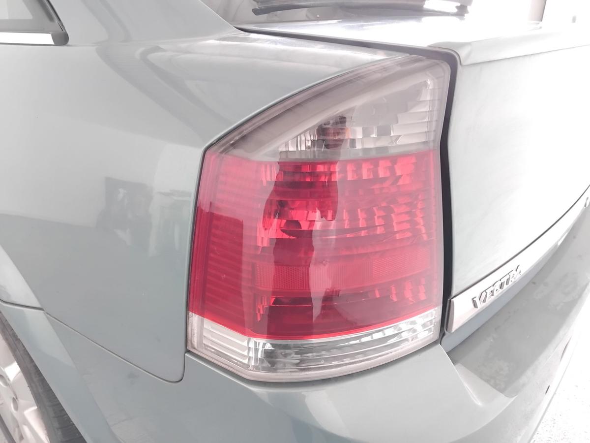 Opel Vectra C GTS Facelift orig.Rückleuchte Heckleuchte links Fliessheck BJ2006