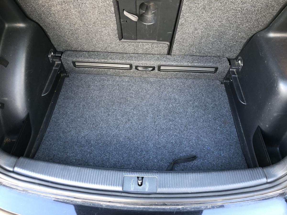 VW Golf Plus 2 II 5M Bodenbelag Kofferraumboden Unterteil Abdeckung Pannenset