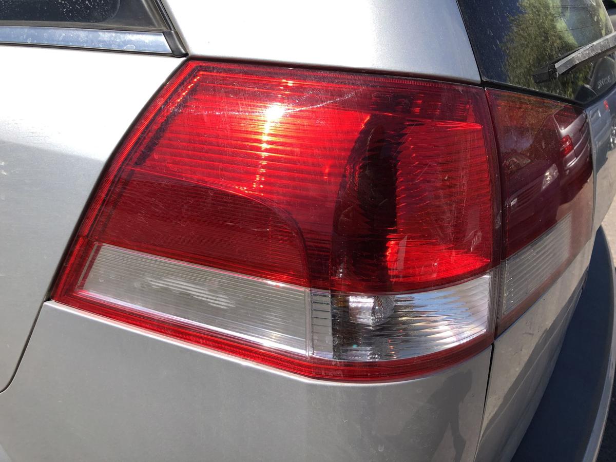 Opel Vectra C Caravan ab 05 R&uuml;ckleuchte au&szlig;en links Ecke Kombi rot silber