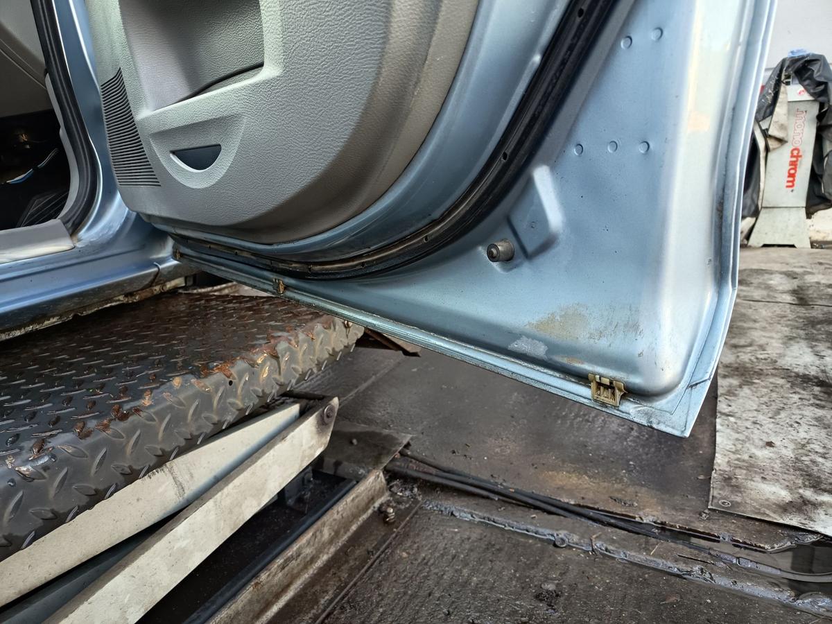 Mazda 2 original T&uuml;r vorn rechts Beifahrer 27P Arktikblau Bj 2004