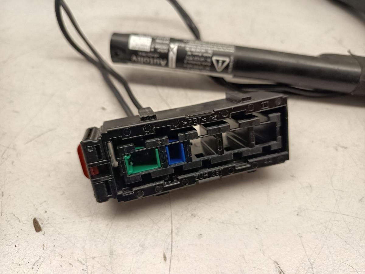 Opel Corsa D original Gurtschloss vorne links 5-T&uuml;rer Baujahr 2009