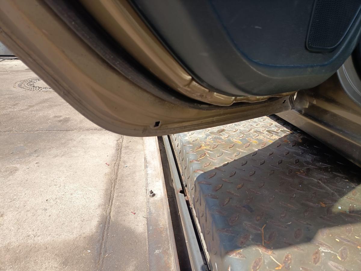 Ford Fiesta VI original T&uuml;r hinten links Castano-Braun Metallic Baujahr 2012