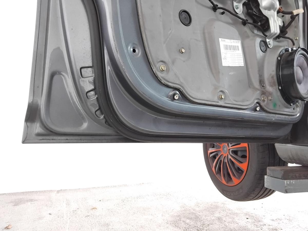 VW Touran 1T Tür vorn links Fahrertür LD7X platinumgreymetallic Dellen BJ2006