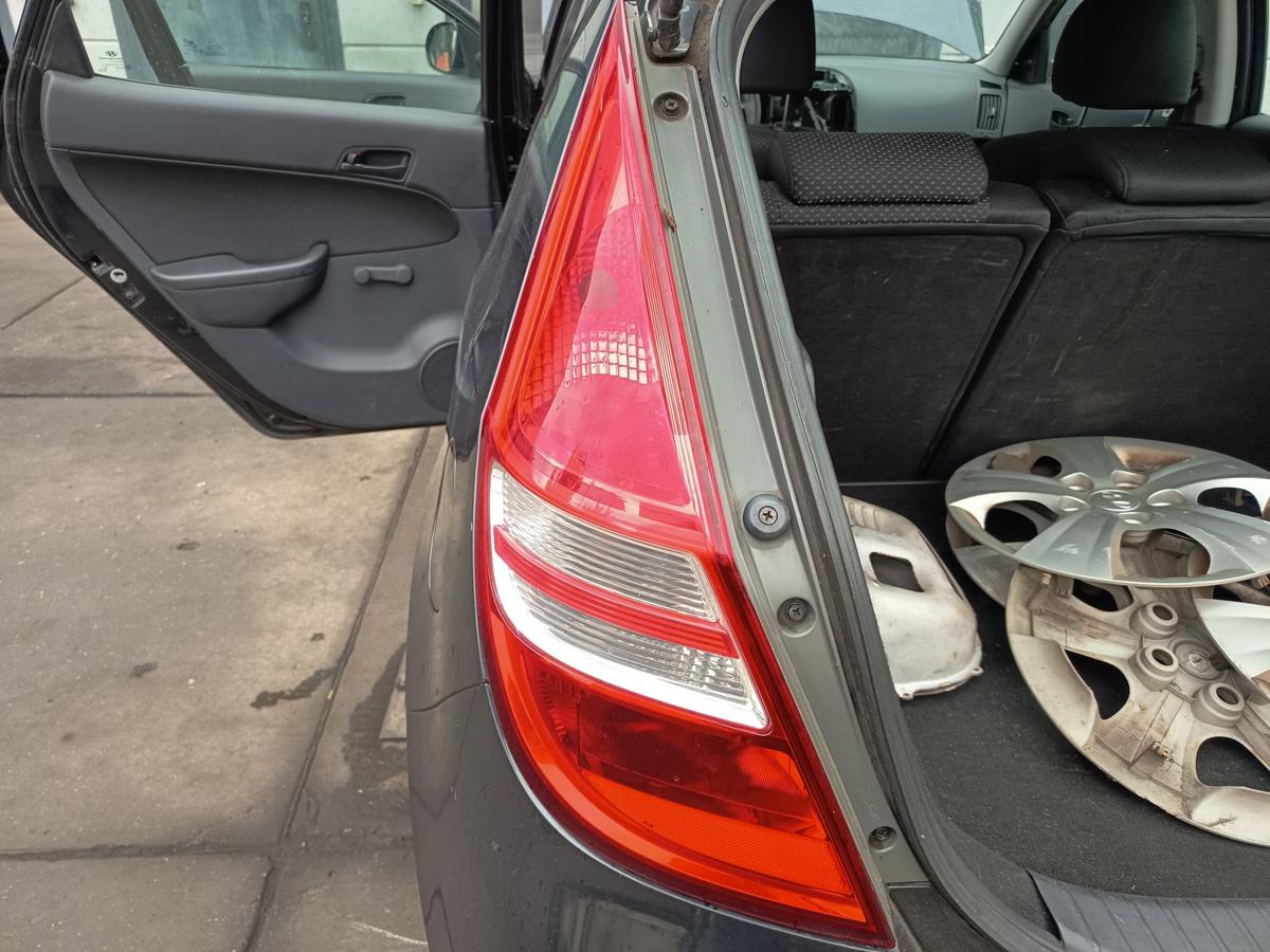 Hyundai i30 Limousine original R&uuml;ckleuchte links Heckschlusslicht Bj 2009