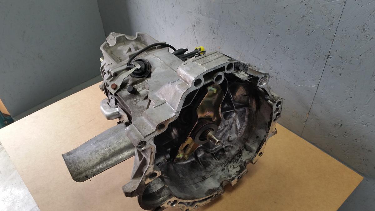 Audi A6 4B Avant orig Getriebe 5G Schaltgetriebe 2393ccm 121kw Bj 1998