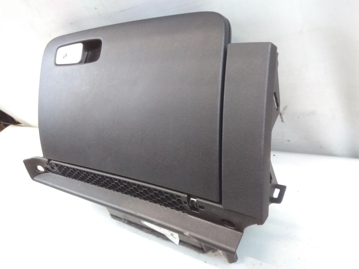 Audi A1 8X original Handschuhfach schwarz BJ2010