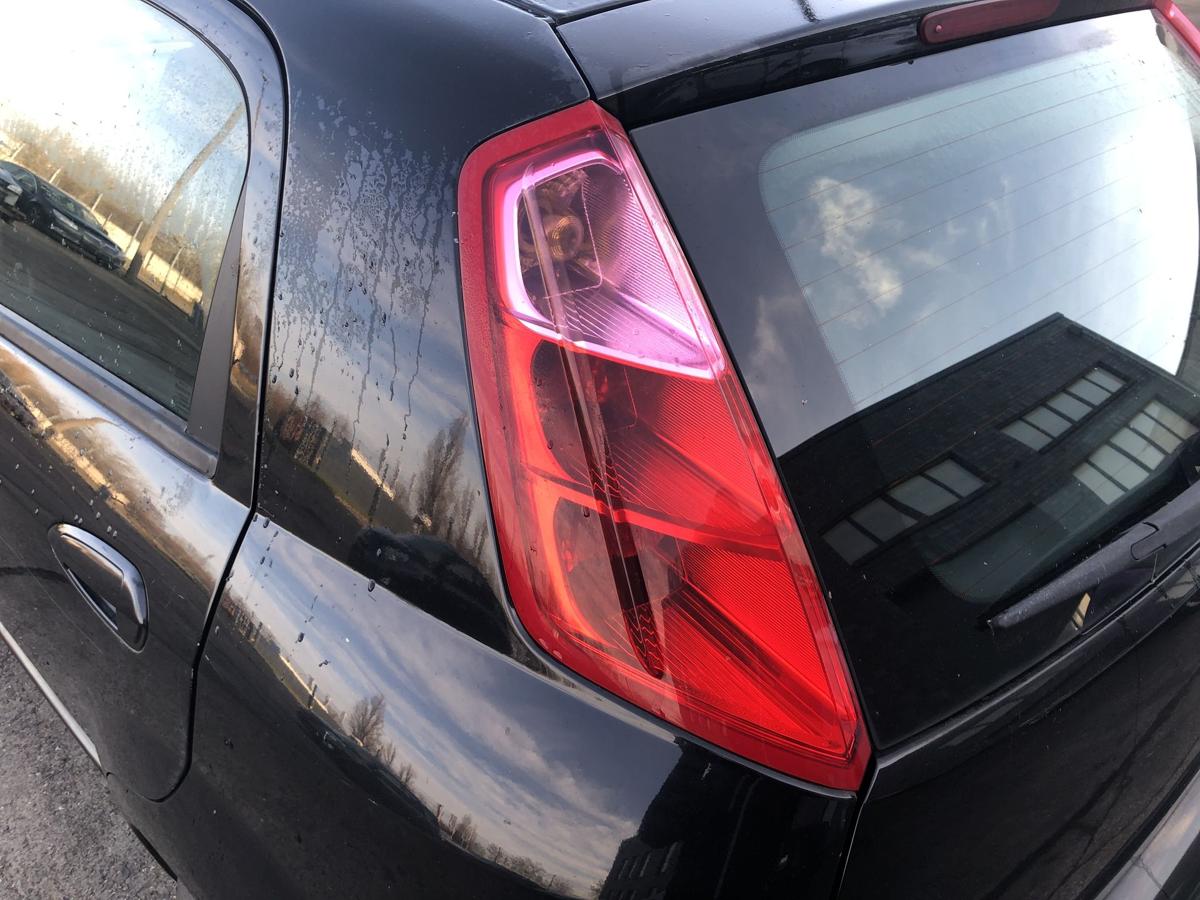 Fiat Grande Punto 199 R&uuml;ckleuchte links R&uuml;cklicht R&uuml;ckscheinwerfer 5t&uuml;rer