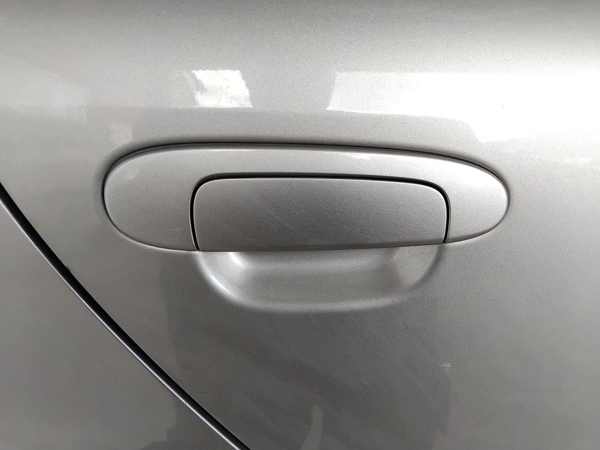 Toyota Yaris P1 T&uuml;r hinten rechts 1D2 Silbergraumetallic Japan BJ2004