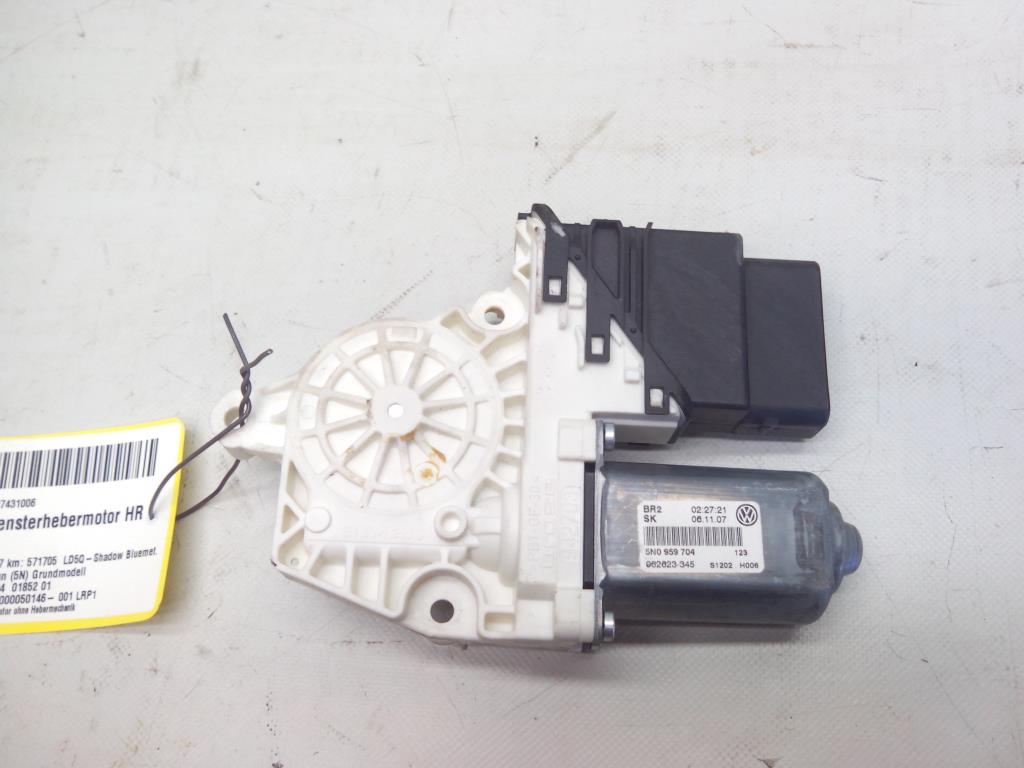 VW Tiguan 5N BJ2007 Fensterhebermotor Tür hinten rechts 5N0959704