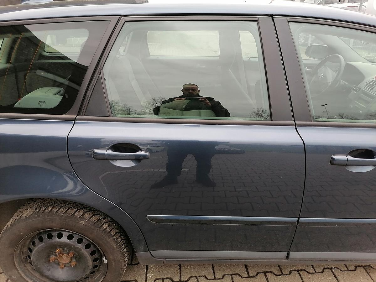 Volvo V50 Tür hinten rechts BARENTS BLUE METALLIC BJ04-07