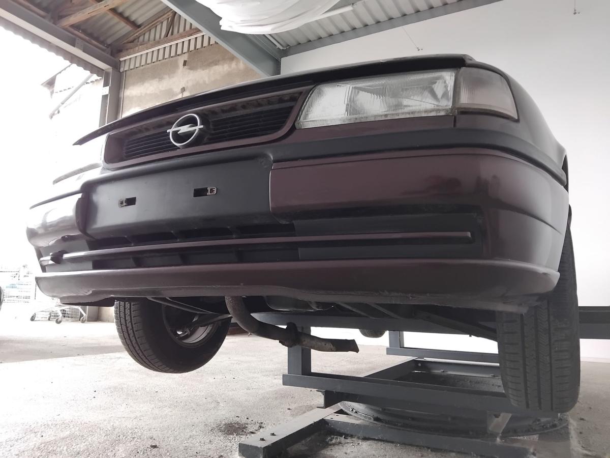Opel Vectra A Facelift original Stoßstange Stossfänger vorn BJ1994 69L riojarot