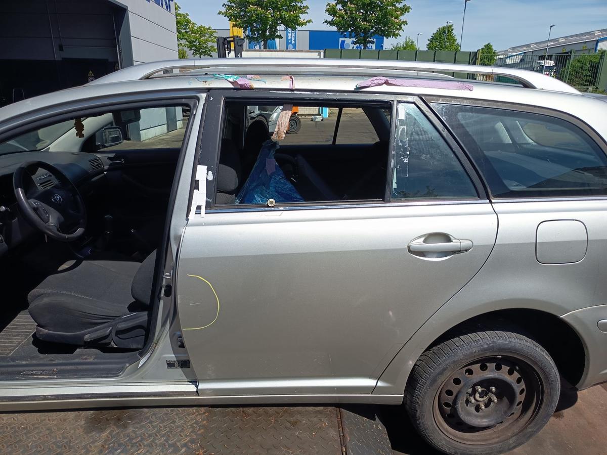Toyota Avensis T25 Kombi T&uuml;r hinten links Fond 1C0 Polarsilber Bj 2005