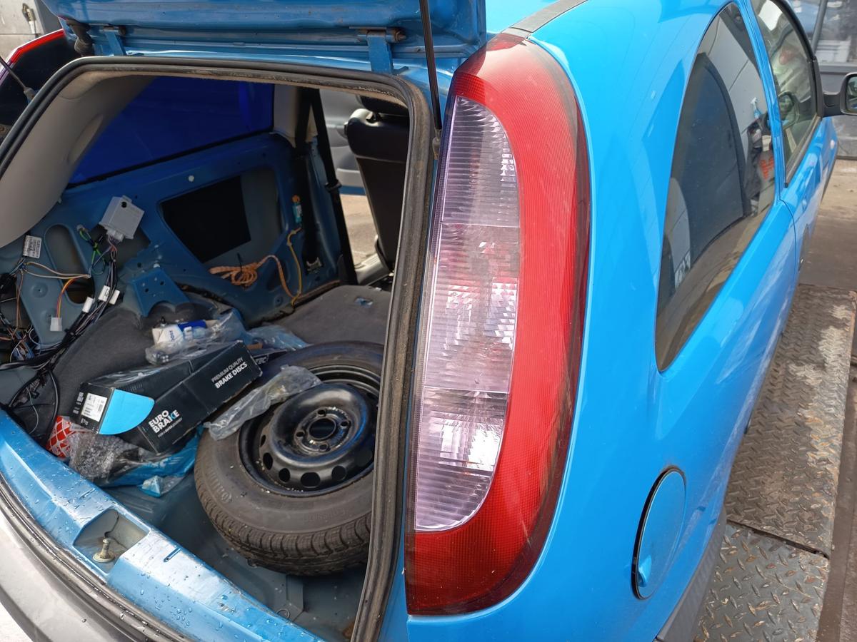 Opel Corsa C original R&uuml;ckleuchte rechts Heck Schluss Licht Bj 2001
