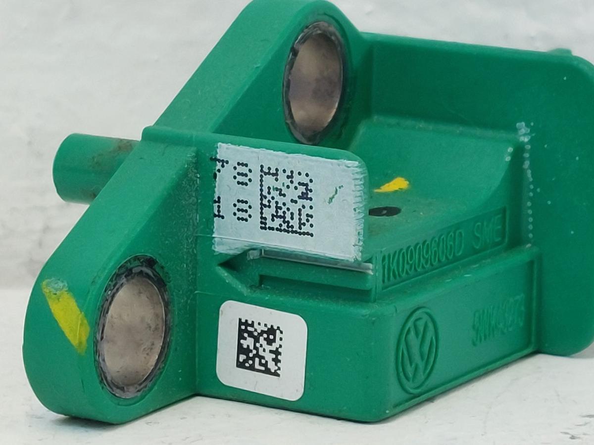 VW Audi Skoda Seat Airbagsensor Aufprallsensor Crashsensor Sensor OEM