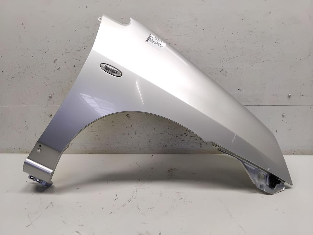 Suzuki Liana original Kotfl&uuml;gel vorn rechts silber Z2S Silky Silver Met BJ2006