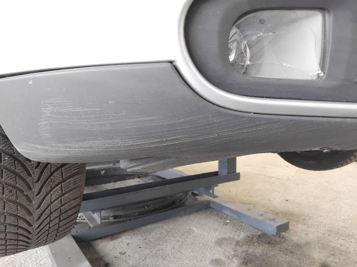 Volvo V50 S40 II original Stossf&auml;nger Sto&szlig;stange vorn 477 Electric Silber BJ2007