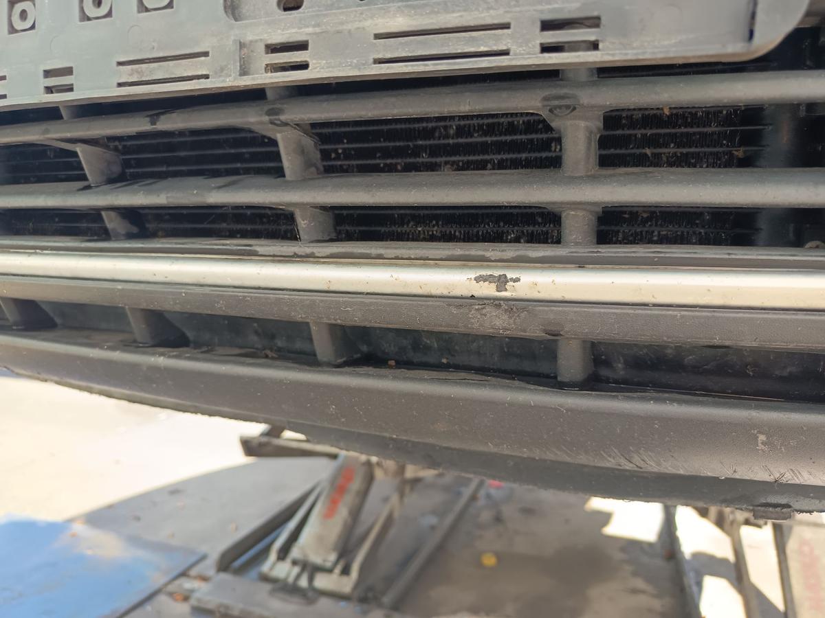 VW Golf IV original Sto&szlig;stange F&auml;nger vorn Front B7Z Satinsilber Bj 1999