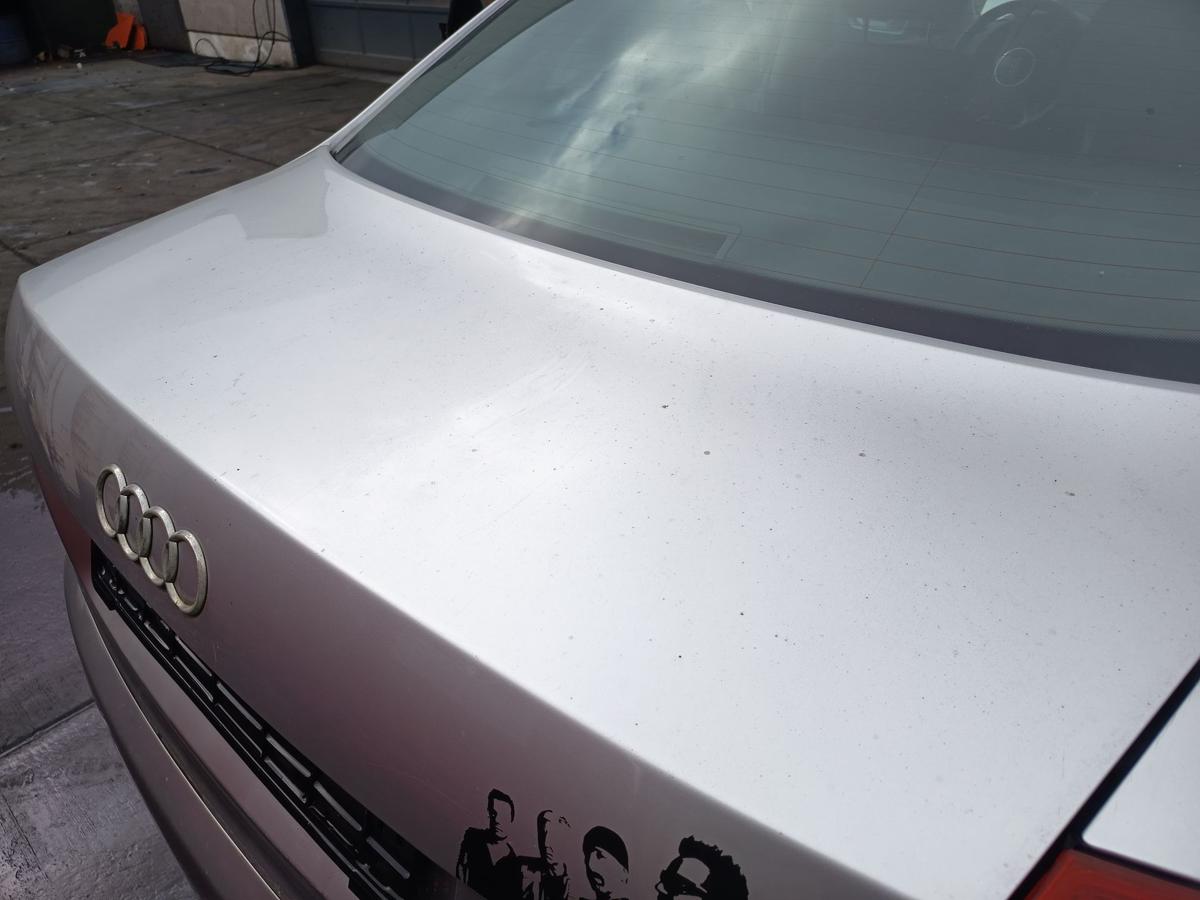 Audi A4 8E B6 original Heckklappe Deckel hinten Y7W Lichtsilber Bj 2003