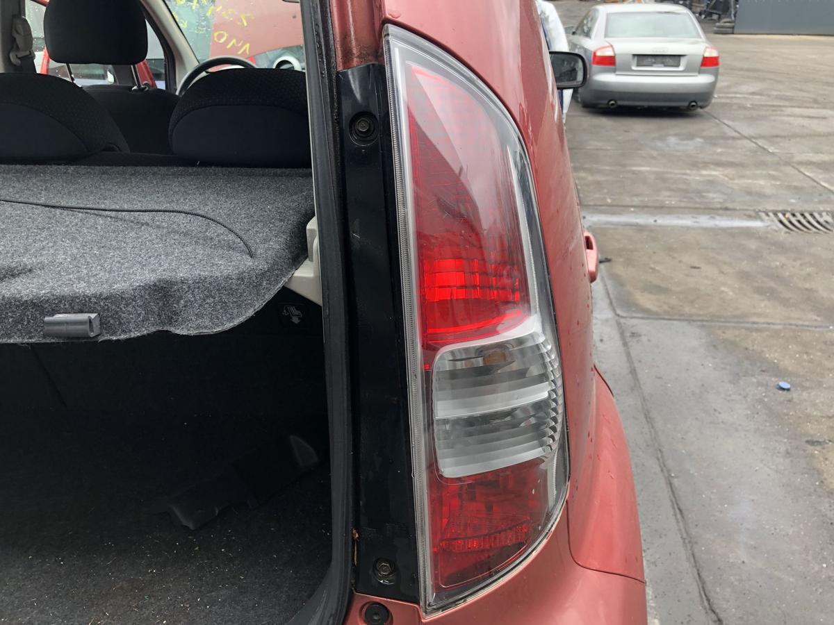 Daihatsu Sirion M300 original R&uuml;ckleuchte rechts Heck/Schluss/Licht Bj 2005