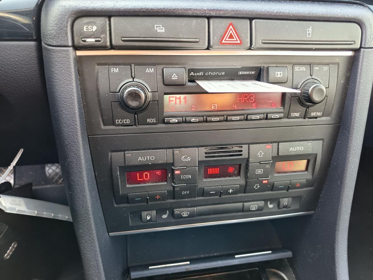 Audi A4 B6 original Radio Chorus mit Radiocode Baujahr 2002