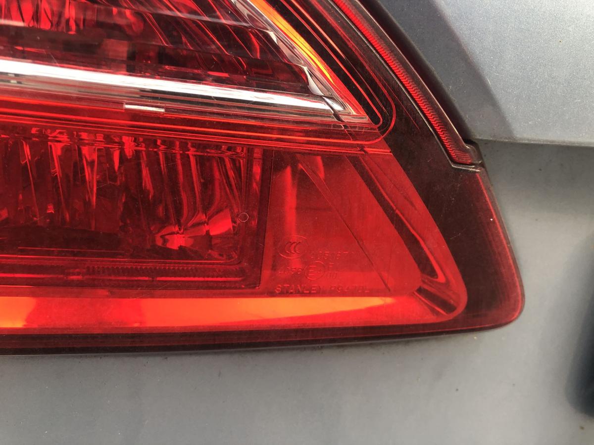 Mazda 5 CW R&uuml;ckleuchte innen links Innenteil Klappe R&uuml;cklicht Heckleuchte OE