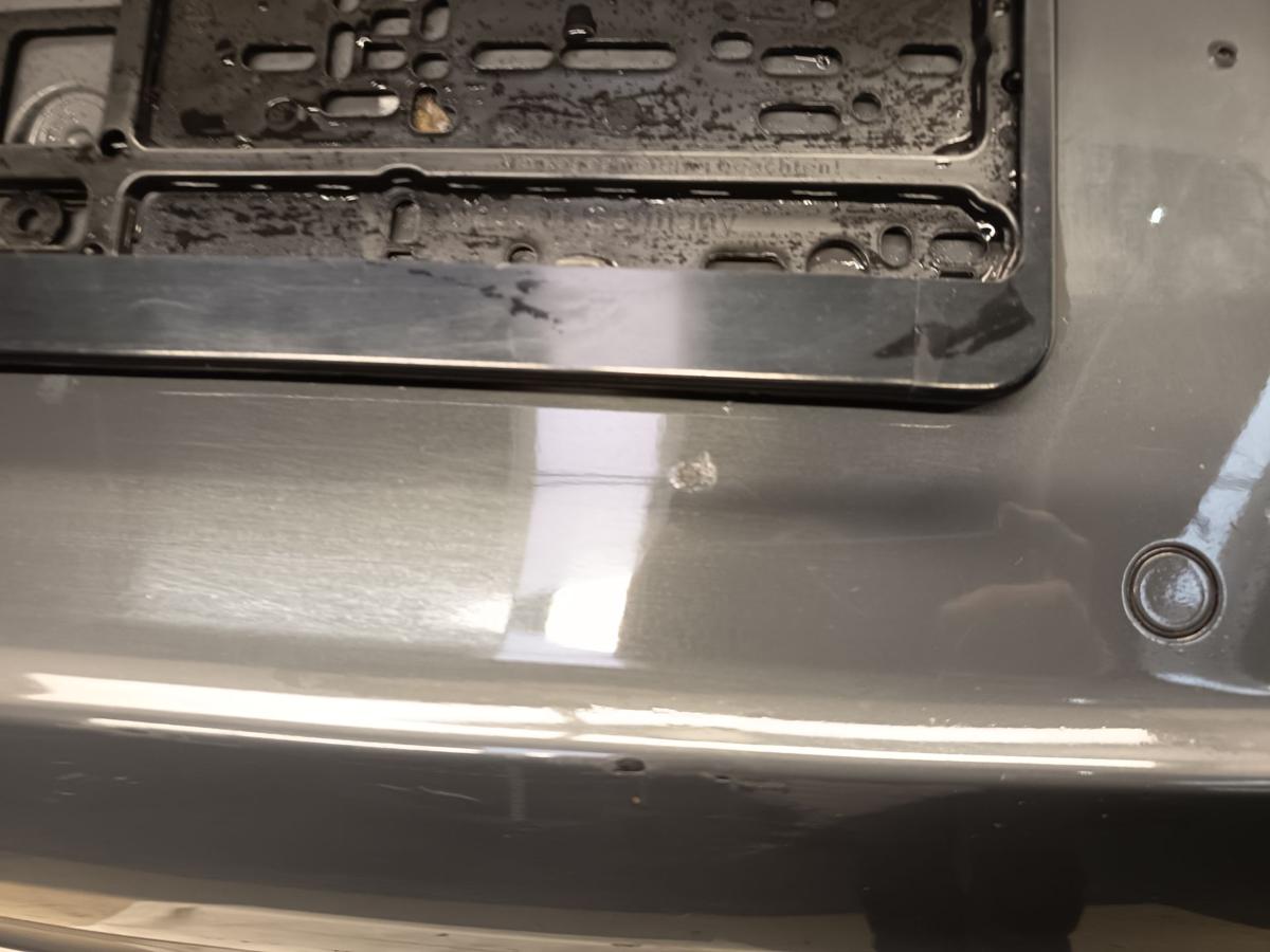 Seat Leon 1P Facelift Bj 2009 original Sto&szlig;f&auml;nger hinten mit PDC LZ7X Nimbusgrau