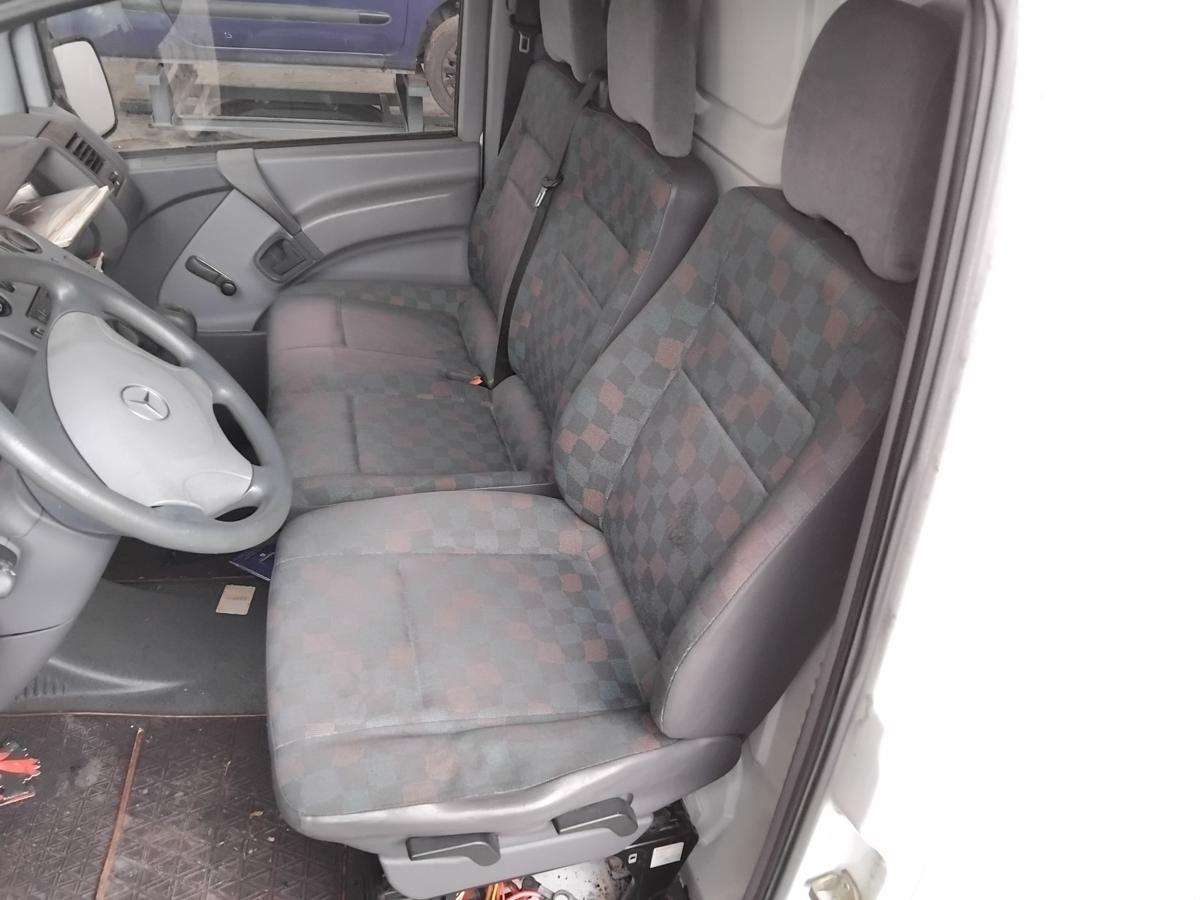 Mercedes Vito 638 Kastenwagen Sitz vorn links Fahrersitz BJ2003 Stoff