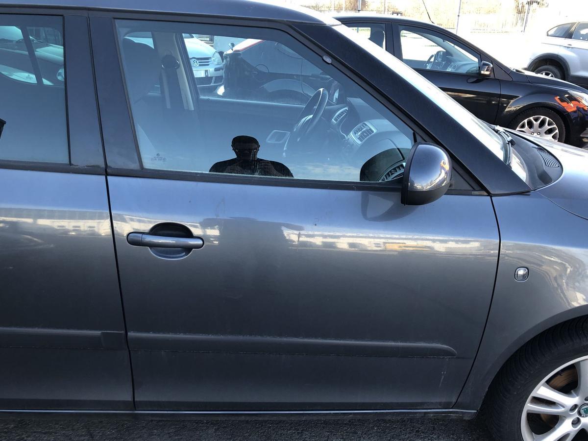 Skoda Fabia 5J T&uuml;r vorn rechts Beifahrert&uuml;r auch Kombi LF8J Antracit Grey