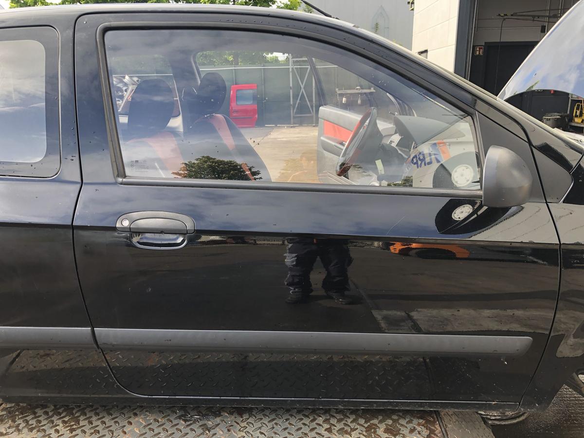 Hyundai Getz original Tür rechts Beifahrer EB Obsidianschwarz Bj 2008