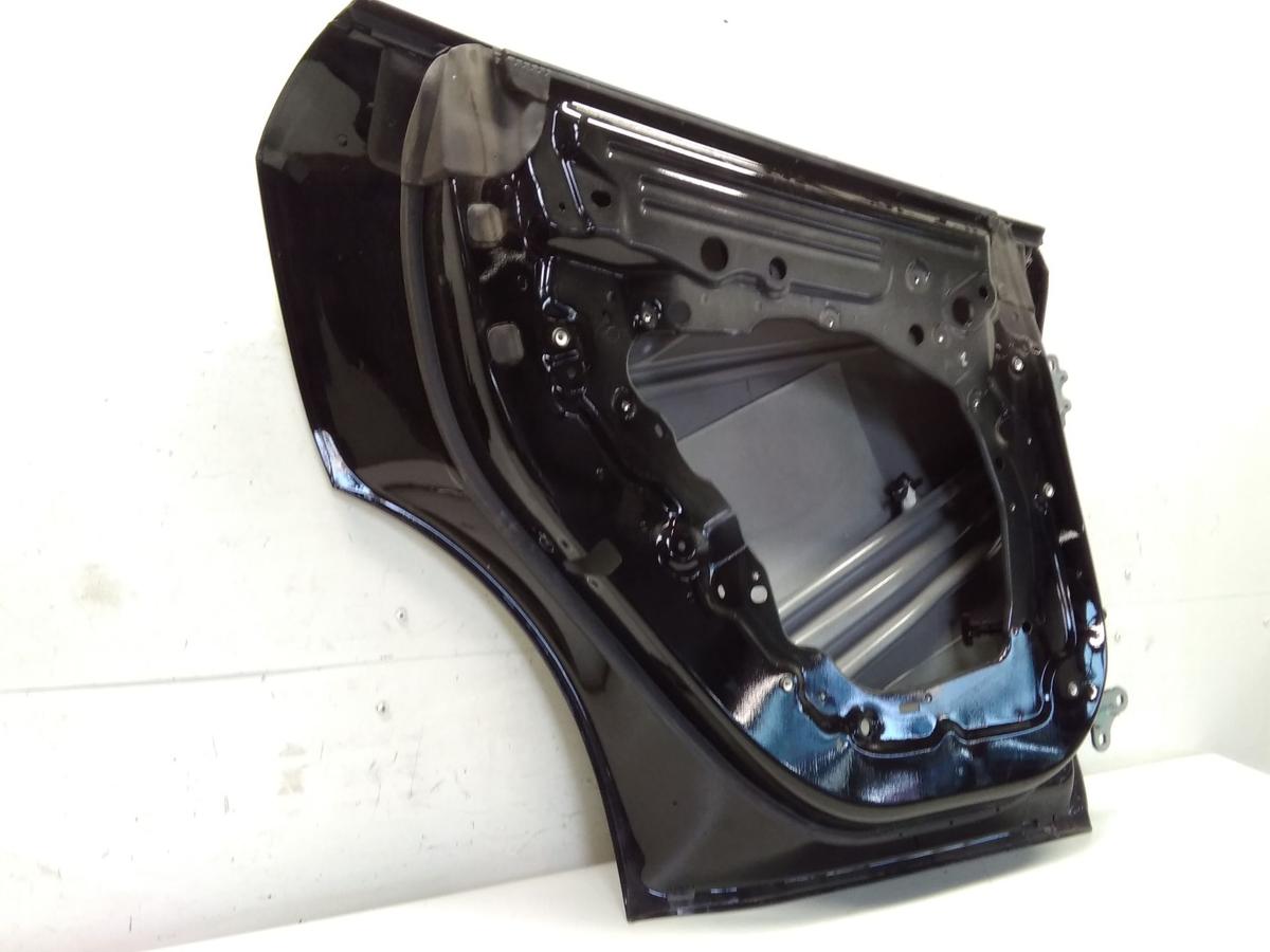 Tesla Model Y Tür hinten links schwarz solid black Bj.2022