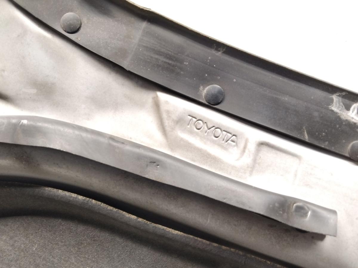 Toyota Avensis T22 original Motorhaube Deckel vorn silbermetallic BJ2002