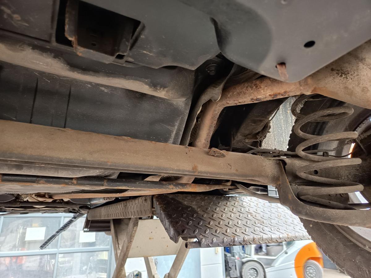 Toyota Auris E15 original Hinterachse Tr&auml;ger scheibengebremst 1,6l 97kW Bj 2011