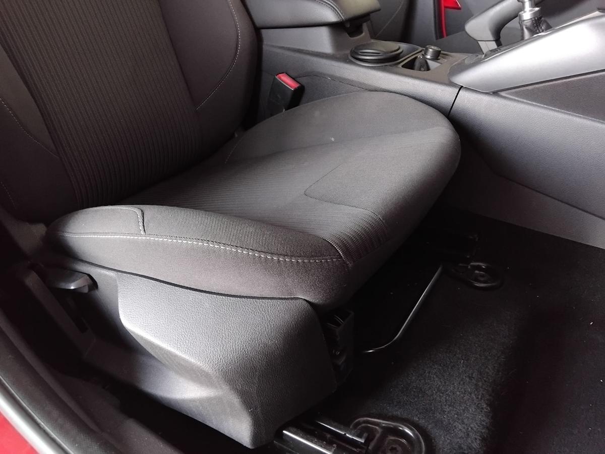 Ford Focus 3 DYB orig Sitz vorn rechts Beifahrersitz 5-t&uuml;rig BJ2013 Stoff d-grau