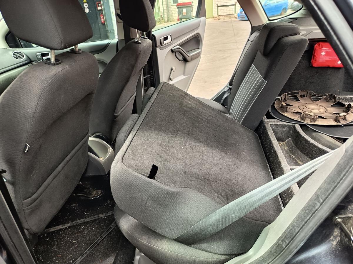 Ford Focus DA3 Flie&szlig;heck original R&uuml;cksitzbank Stoff anthrazitgrau Bj 2009