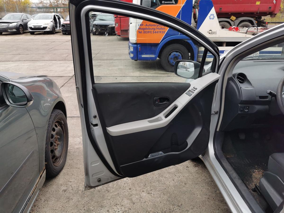 Toyota Yaris XP9 Fahrertür Autotür Tür Rohbautür vorn links 1E7 Silver Pearl FRA