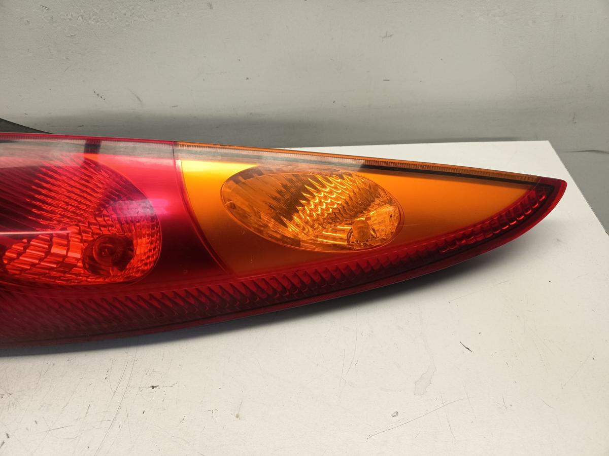 Nissan Almera Tino original R&uuml;ckleuchte rechts vor Faclift Baujahr 2001