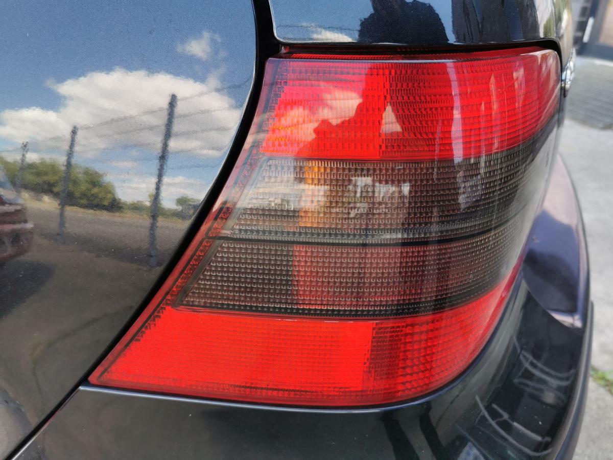 VW Golf IV 1J Rückleuchte Schlussleuchte Rücklicht links rot schwarz 3 u 5 Türer