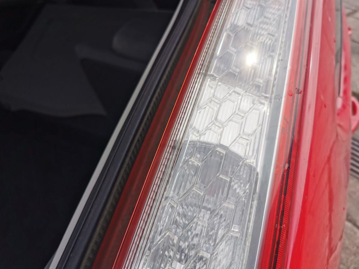 Ford Focus DA3 Rückleuchte Schlussleuchte Rücklicht hinten rechts 5 Türer TEXT