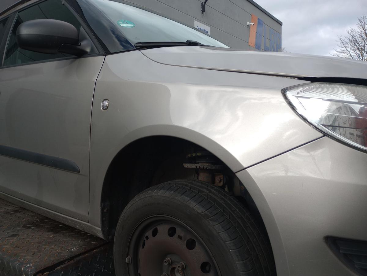 Skoda Fabia II 5J Kombi orig Kotflügel rechts F8H Beige Facelift Bj 2010