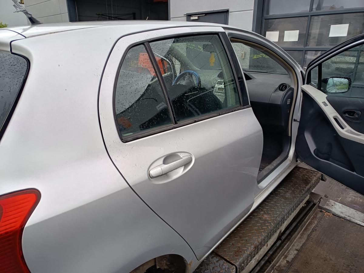 Toyota Yaris XP9 original Tür hinten rechts Fond 1E7 Silver pearl Bj 2006