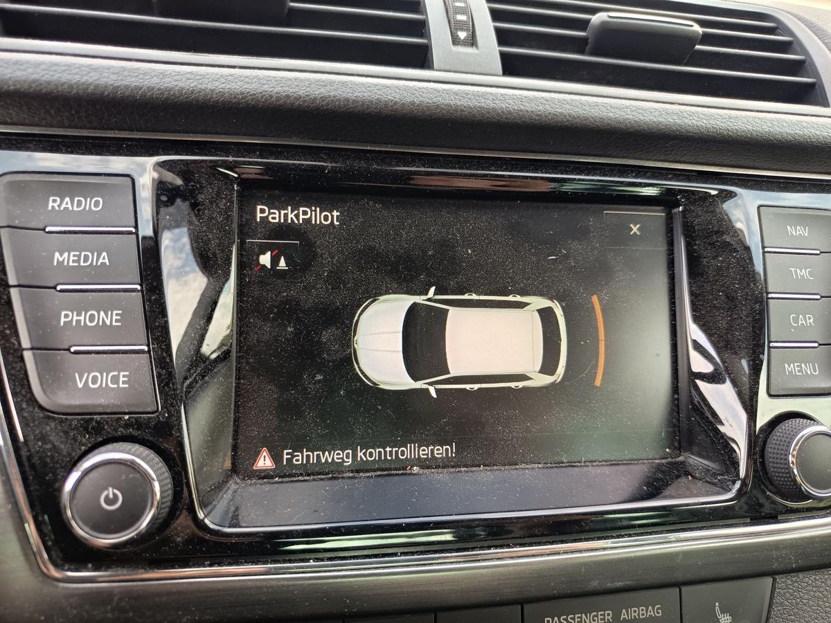 Fabia III NJ original Radiobedieneinheit Display Amundsen Navi 6V0919604A Bj2015